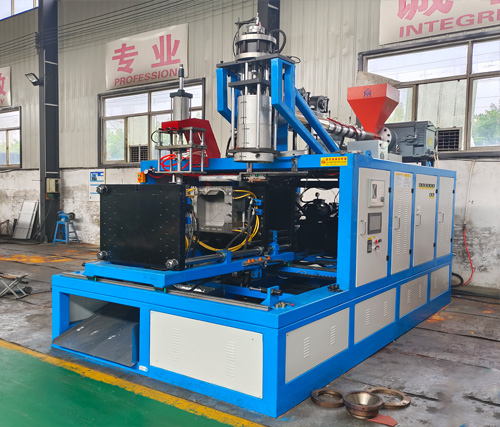 25、20升吹塑機1.jpg