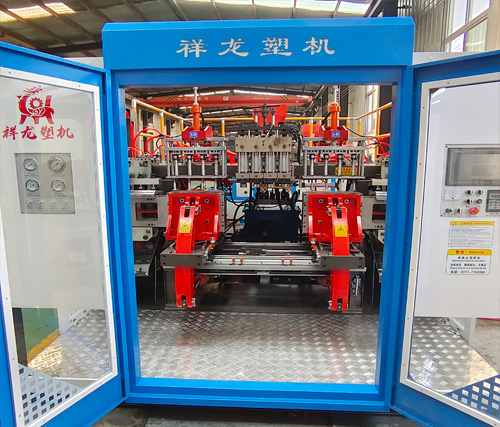 23、全自動一出四吹瓶機1.jpg